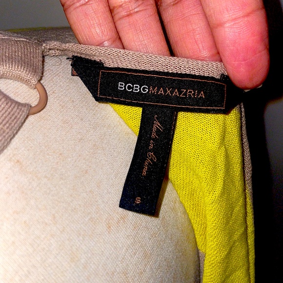 BCBGMAXAZRIA YELLOW AND TAN STRIPE TOP WITH OPEN BACK - Picture 4 of 5